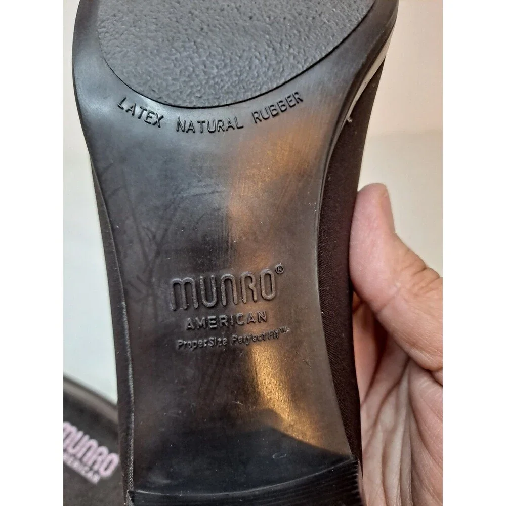 Munro american women